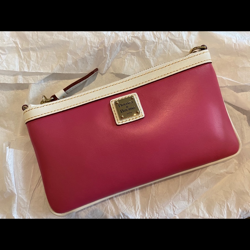 Dooney and Bourke wristlet
